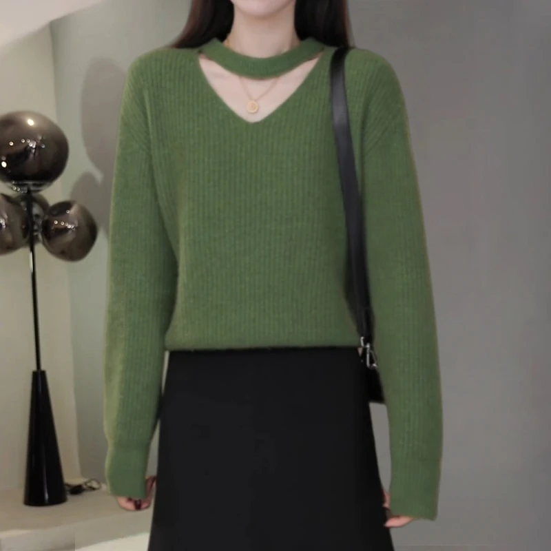 韩系慵懒风镂空挂脖针织衫秋冬新款时髦洋气松弛显瘦纯色圆领毛衣