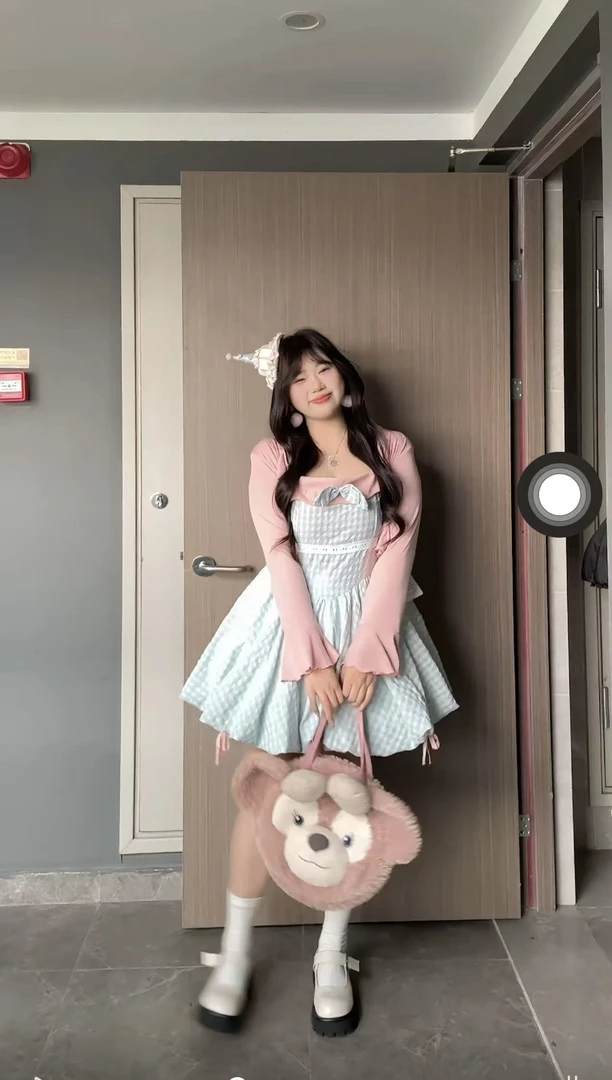 海盐草莓温柔风粉色外搭长短款蓝格吊带裙两件套夏季新款甜美