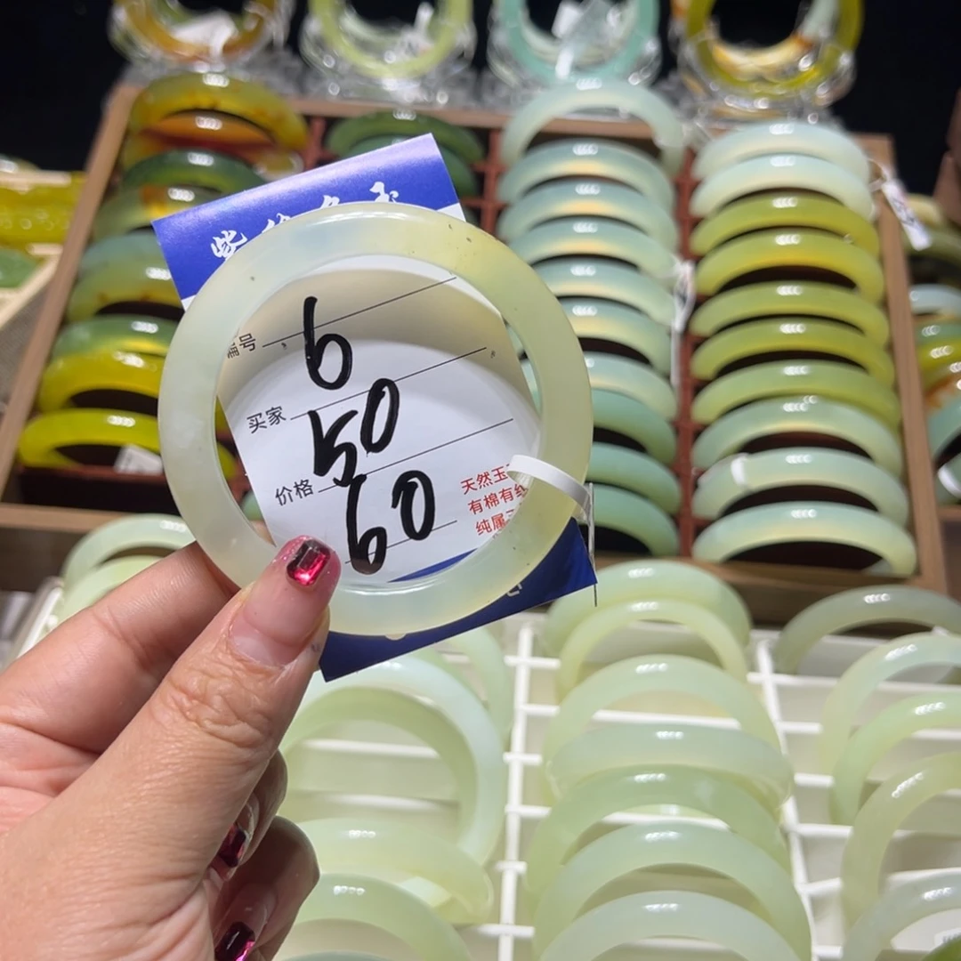 蛇纹石玉手镯未镶嵌小****！