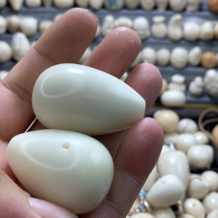 任***哥菩提根/象牙果吊坠