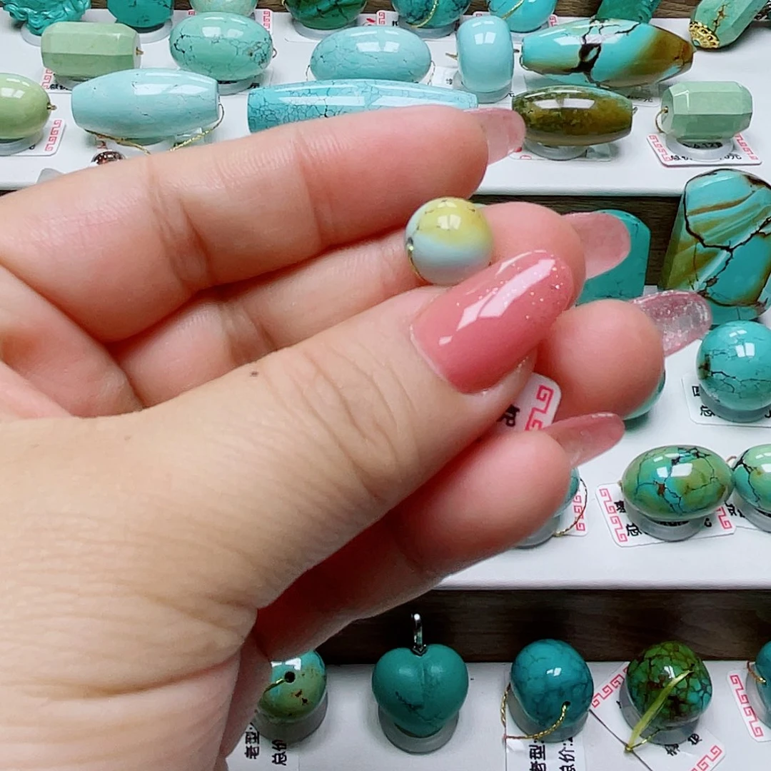 绿松石未镶嵌珠宝奇石