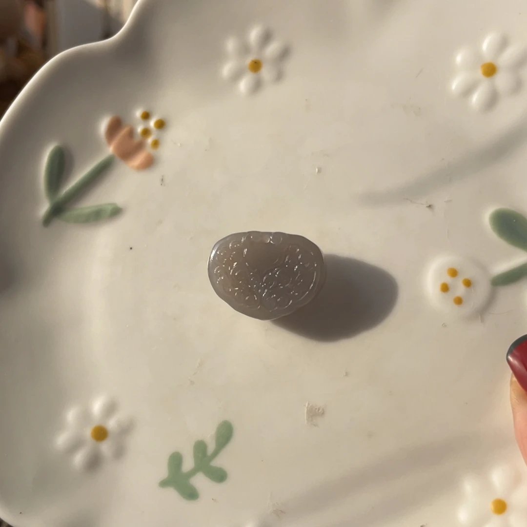 和田玉未镶嵌颈饰紫粉锁