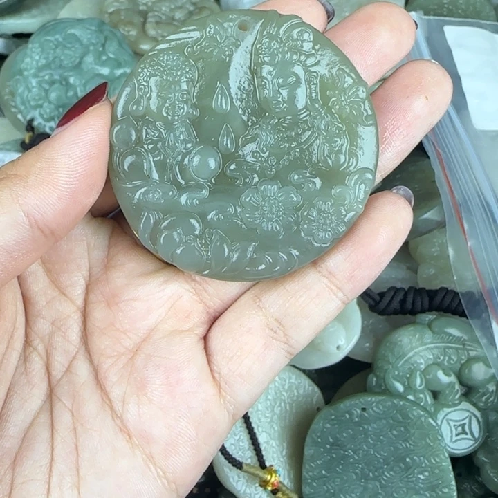 和田玉未镶嵌颈饰