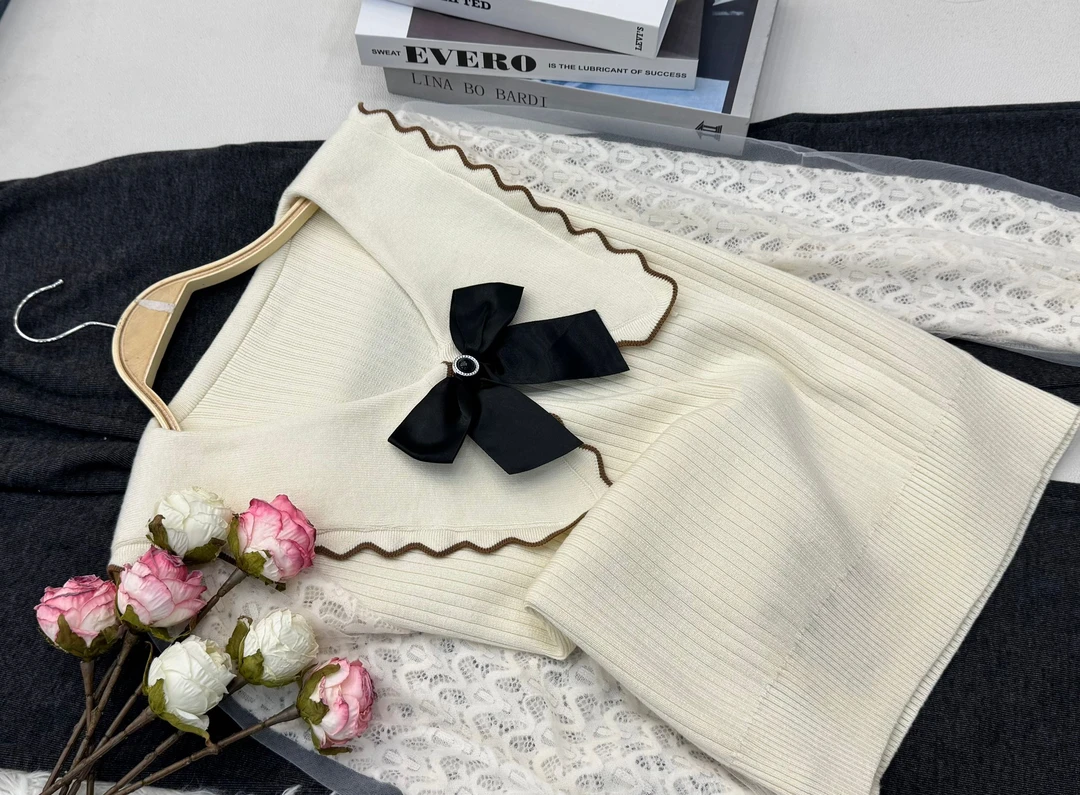 【杏色蕾丝袖】秋季新款时尚气质针织上衣QC2483