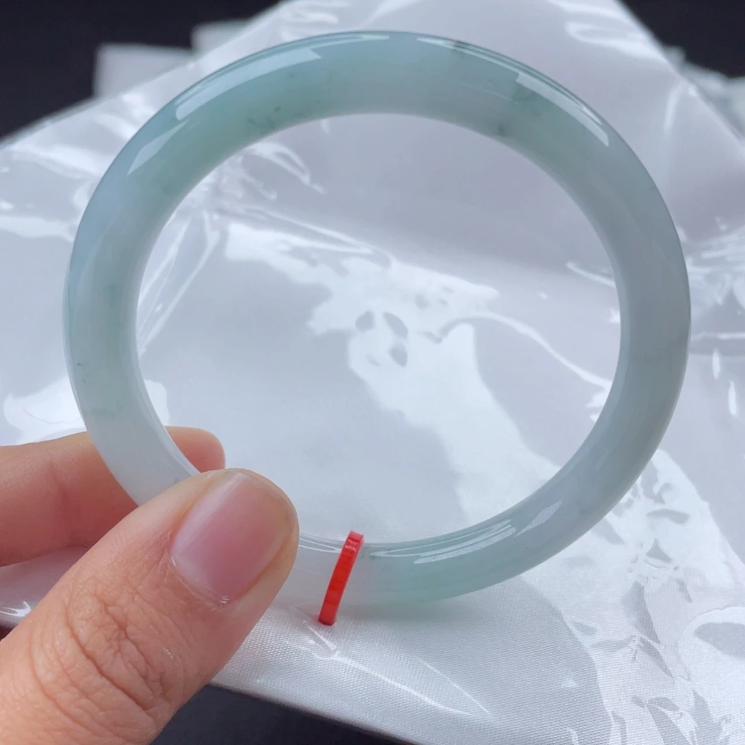 翡翠手镯（圆镯）未镶嵌54.2圈