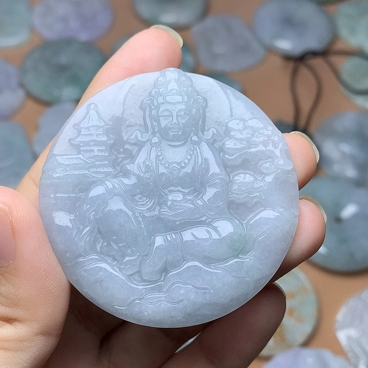 翡翠未镶嵌颈饰山水观音