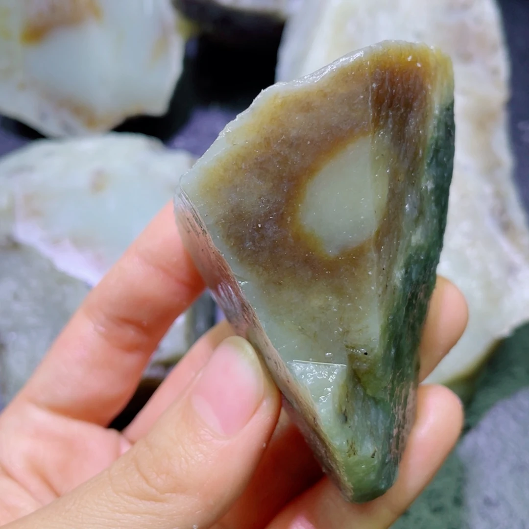 和田玉未镶嵌珠宝半成品