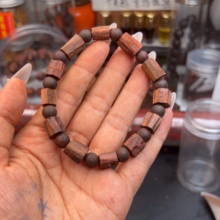 藤类降真香缅甸东枝料随型手串29.9