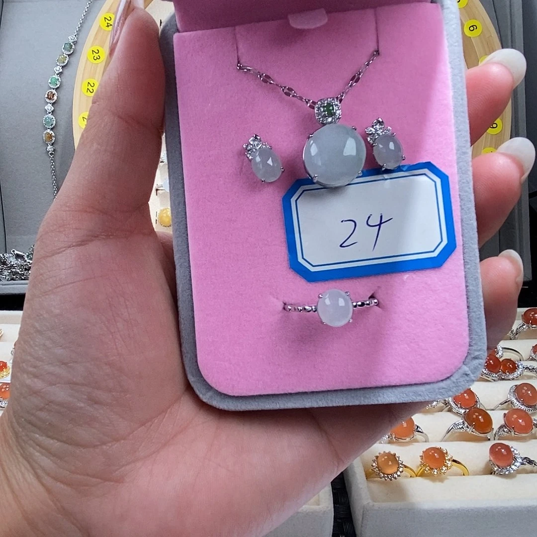 翡翠未镶嵌戒指缅甸