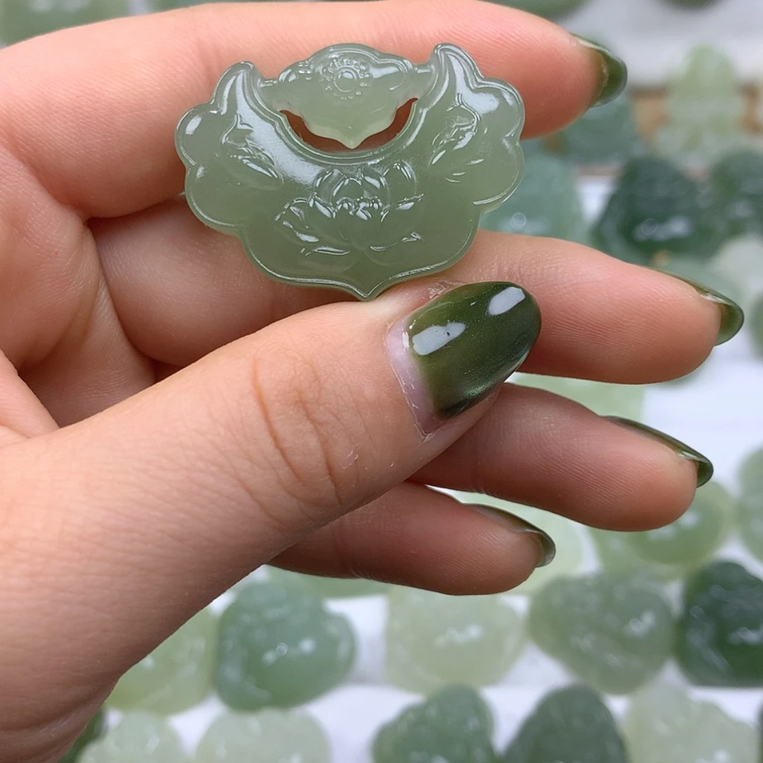 【闪购商品】颈饰未镶嵌和田玉