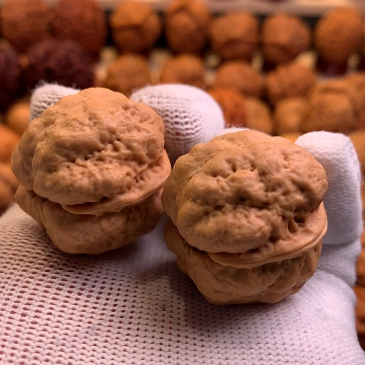 文玩核桃吊坠18…….