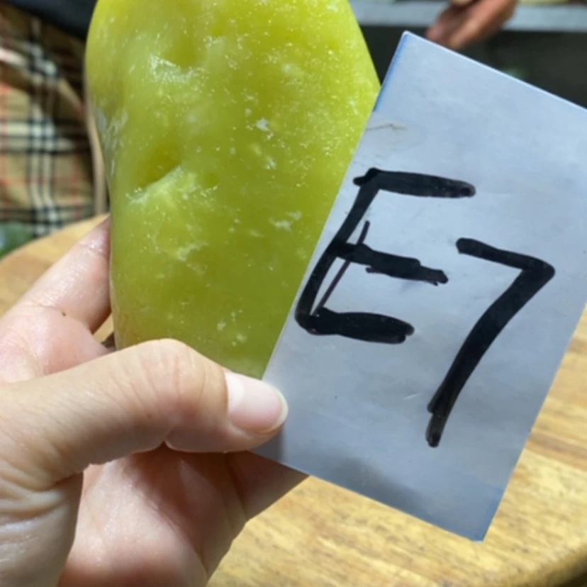 【闪购商品】蛇纹石玉未镶嵌岫玉