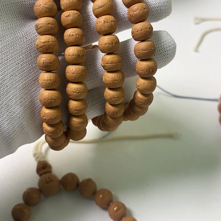 L***g手串凤眼菩提藏切 108