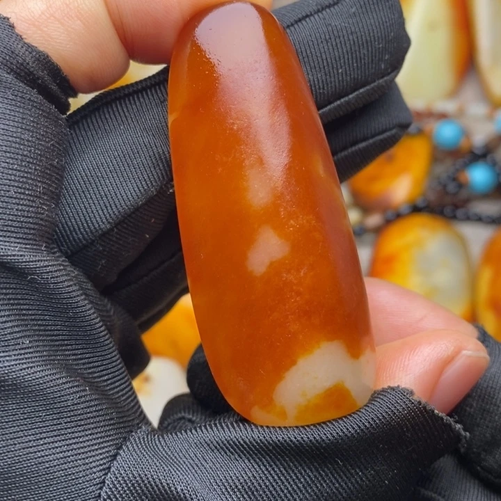 和田玉未镶嵌把件