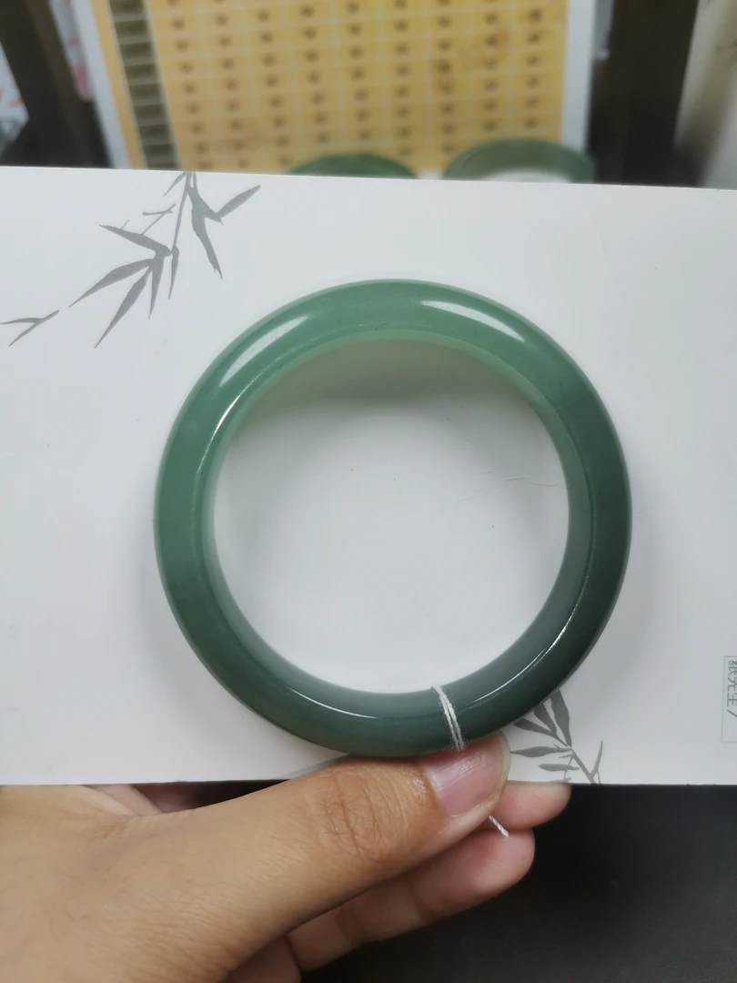 天然东陵玉渐变手镯