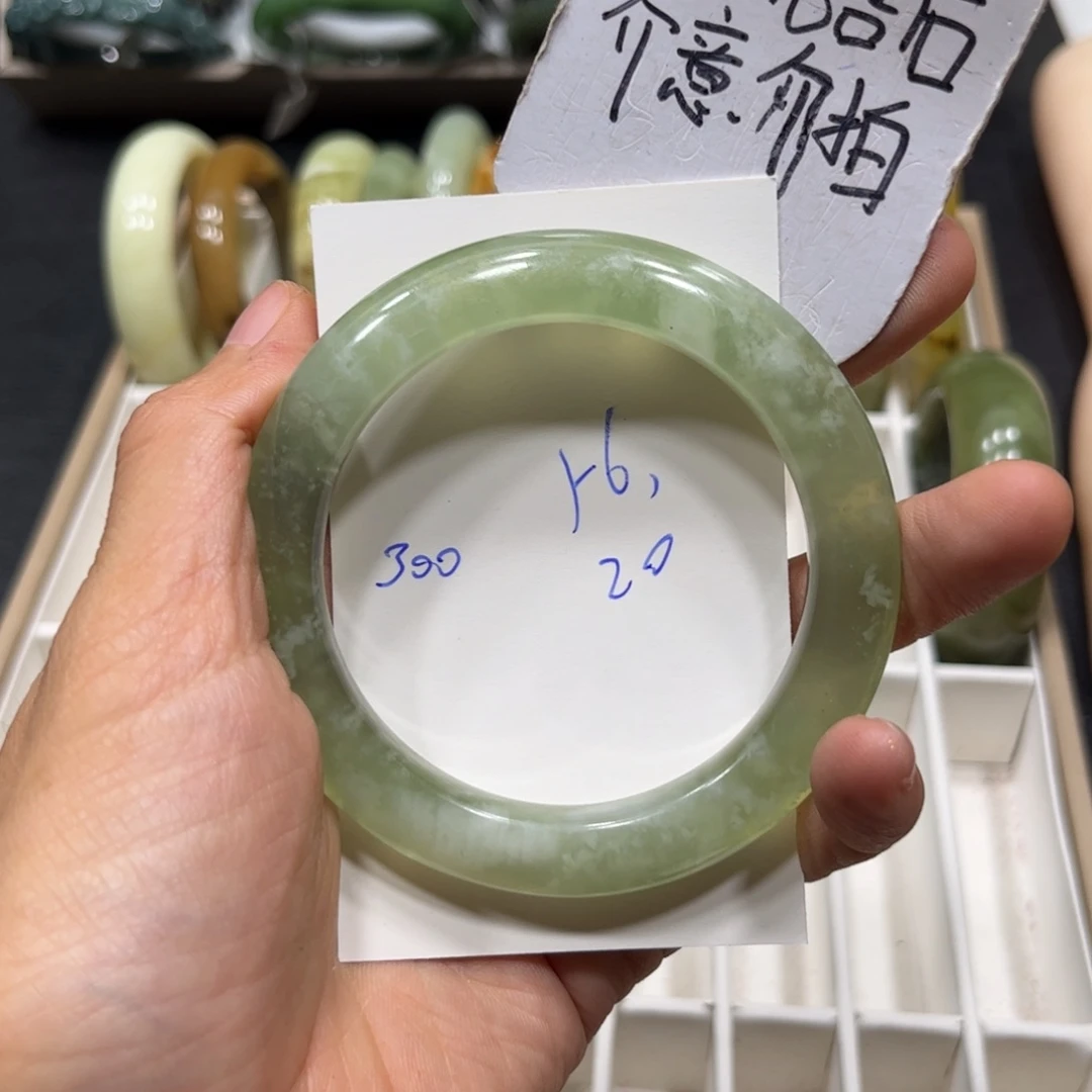 未镶嵌蛇纹石玉手镯