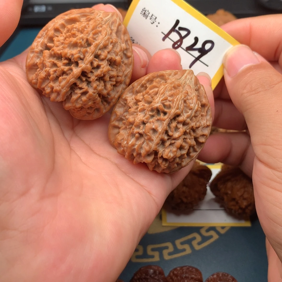玩***度把件文玩核桃41百花山1829