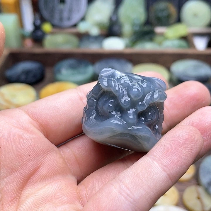 蛇纹石玉挂件未镶嵌