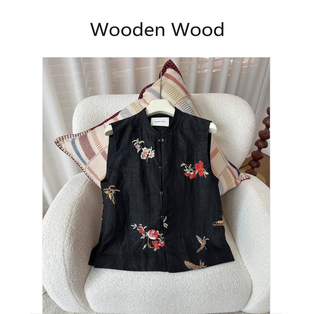 Wooden Wood“醒春集”重磅刺绣香云纱马夹国风宽松上衣女W25CS435