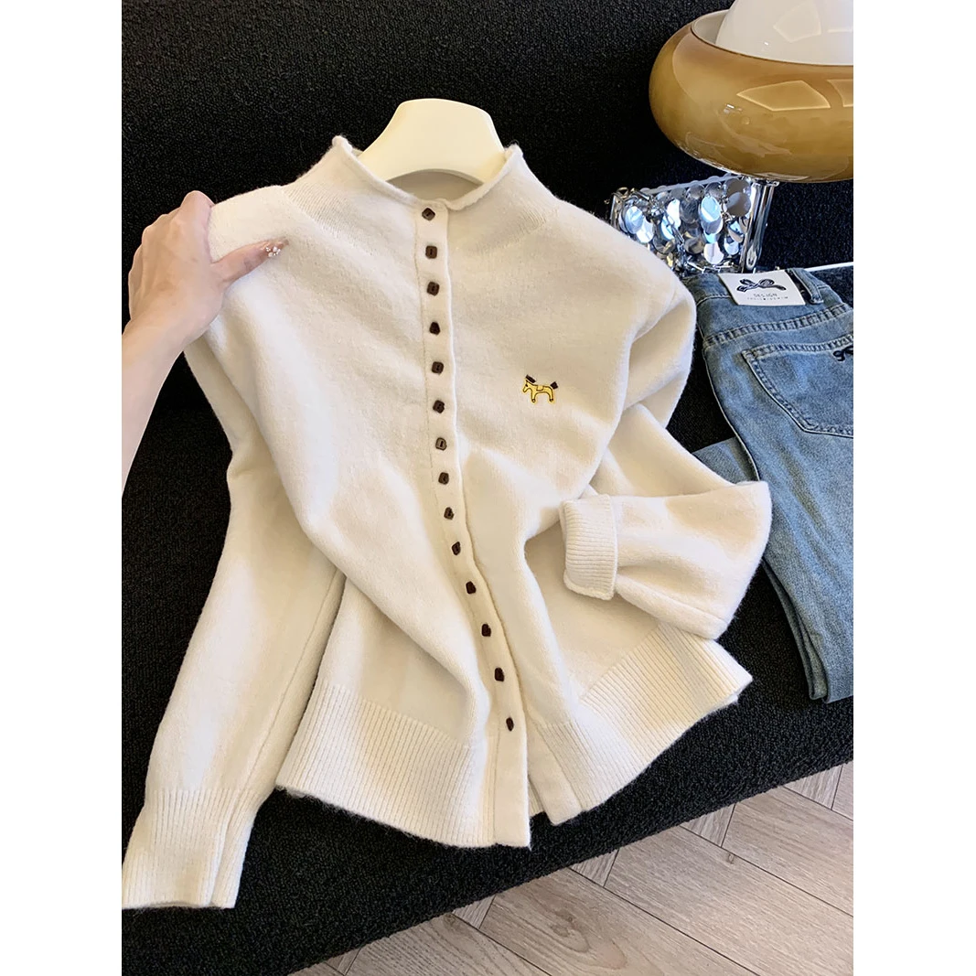 2025半高领小马刺绣毛衣开衫外套女秋冬高级感宽松针织外搭上衣厚