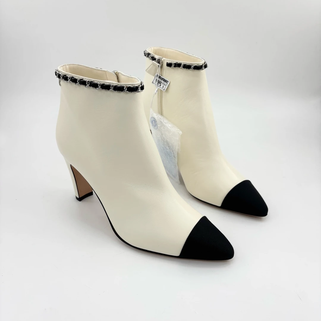 未使用 Chanel/香奈儿 37.5气质皮穿链双c短靴/p0190