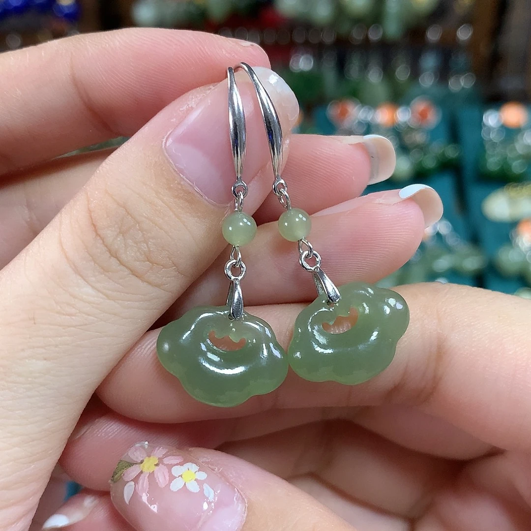 和田玉银S925镶嵌耳饰如意卡16左右