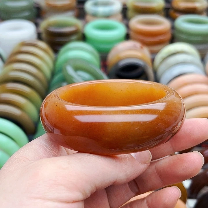 未镶嵌手镯（圆镯）石英质玉