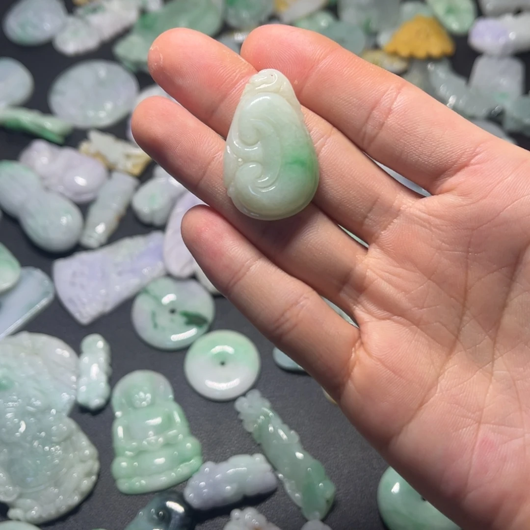 翡翠未镶嵌挂件11