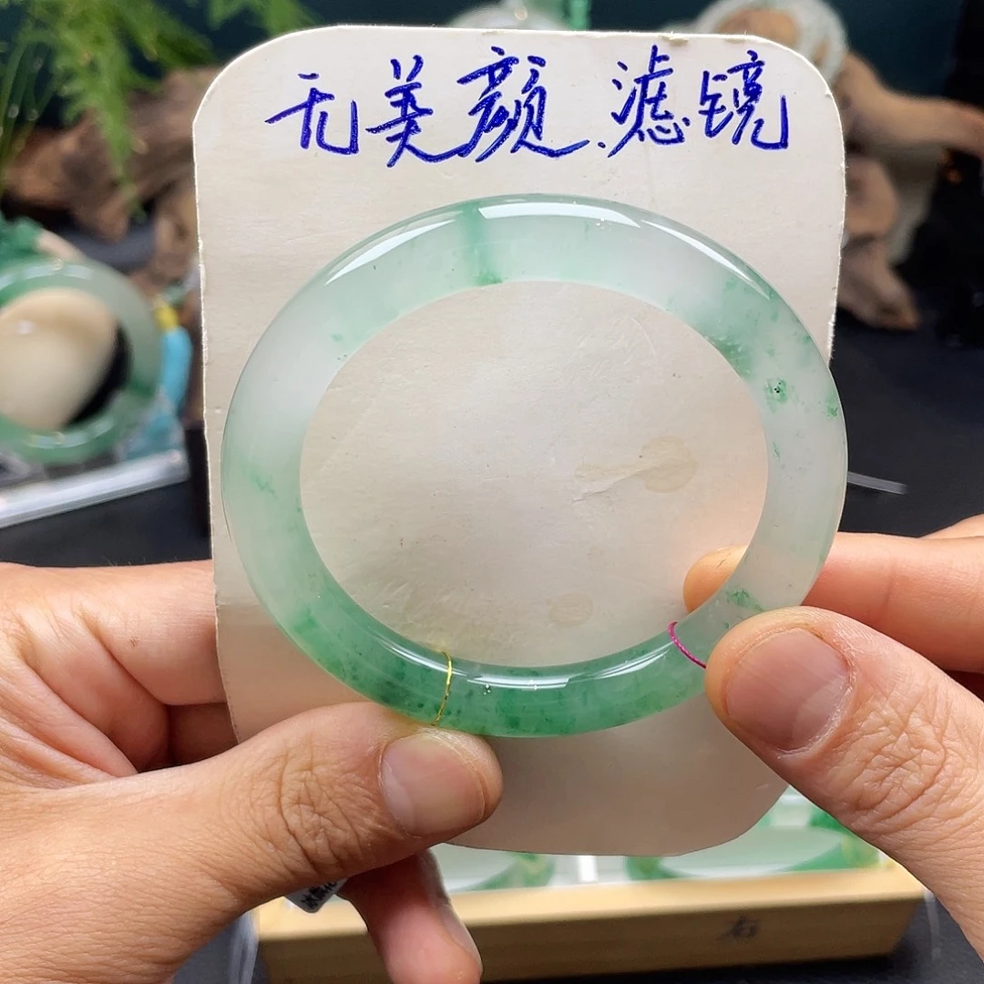未镶嵌手镯石英质玉