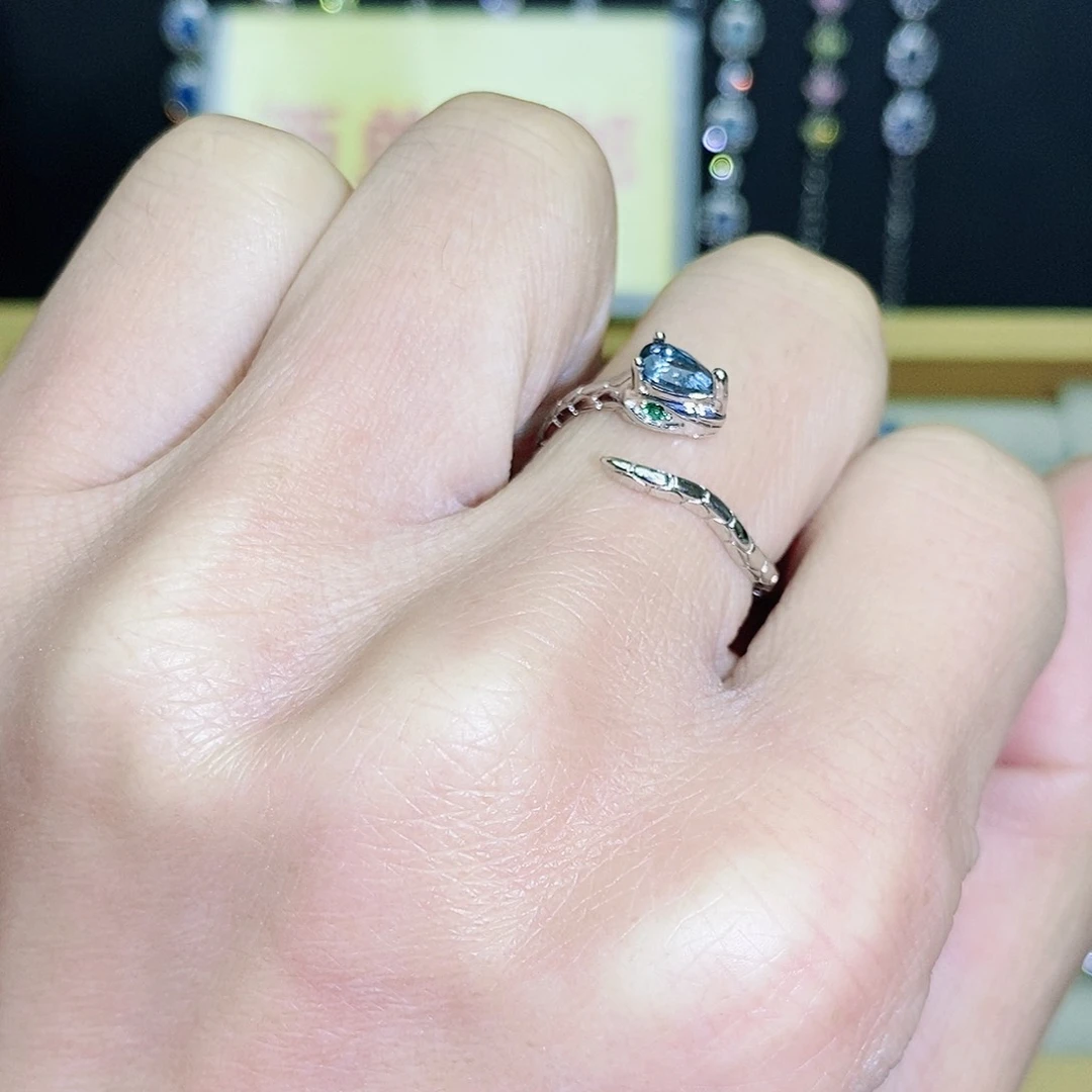 未镶嵌戒指托帕石