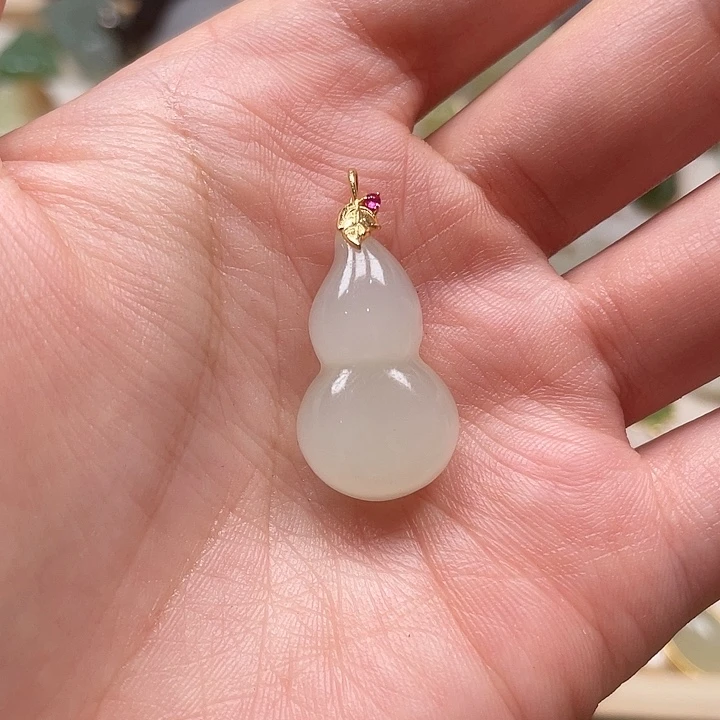 和田玉颈饰18K金镶嵌