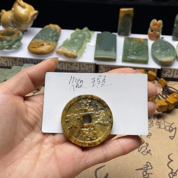 透闪石质玉手把未镶嵌