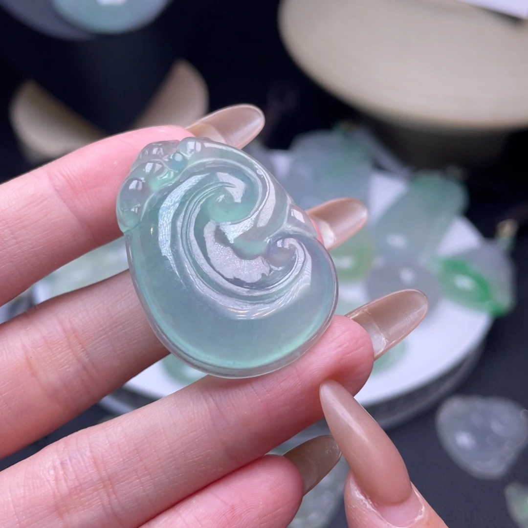 颈饰未镶嵌翡翠吊坠