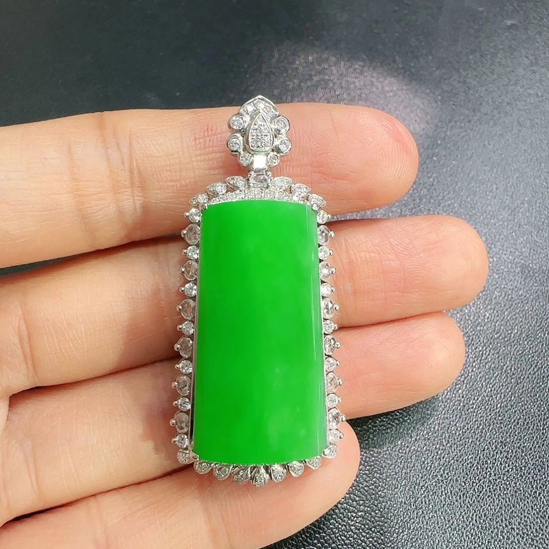 翡翠吊坠(不含链)18K金镶嵌
