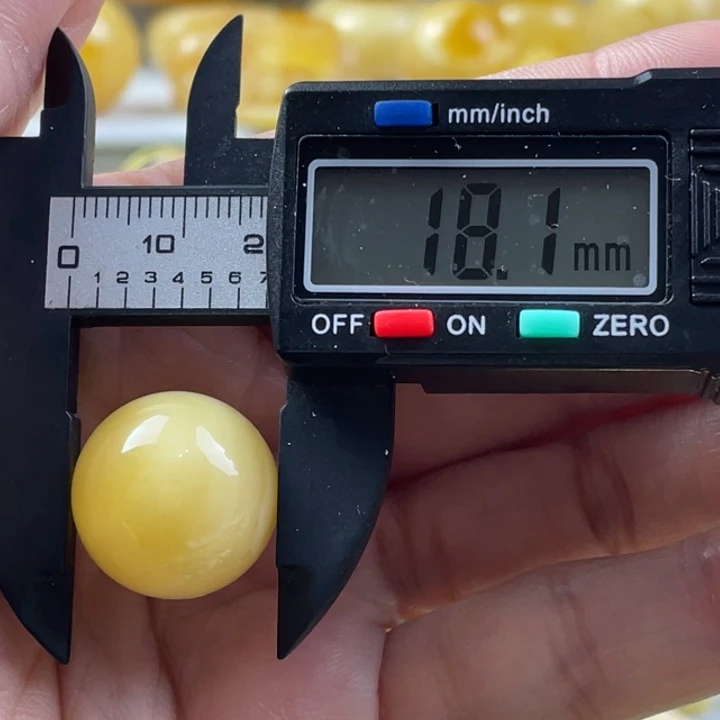 【闪购商品】琥珀裸石未镶嵌猫*5号