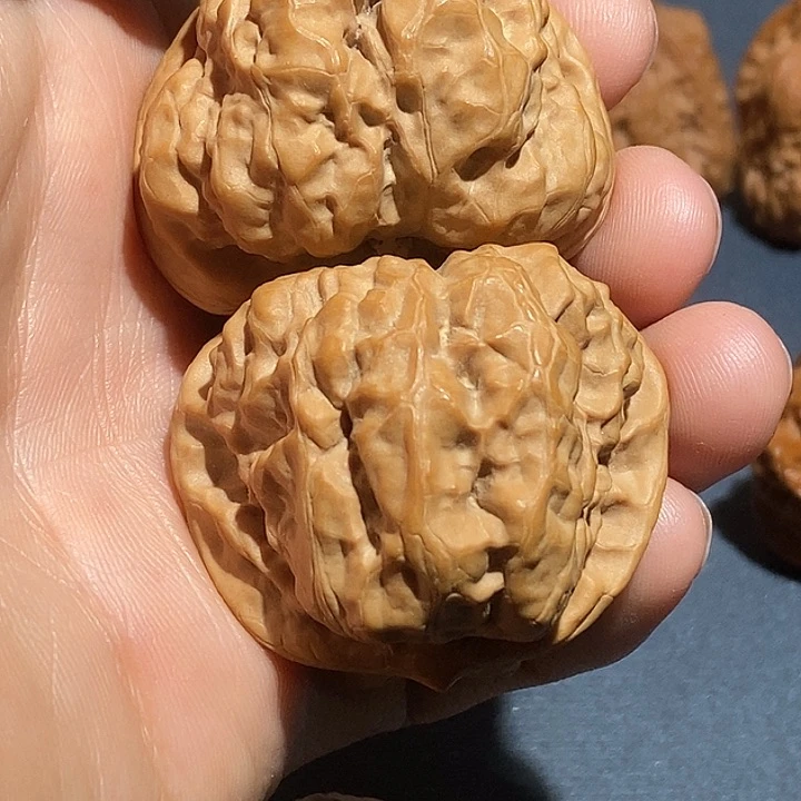 文玩核桃把件大蛤蟆头