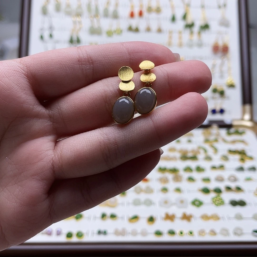 和田玉未镶嵌耳饰