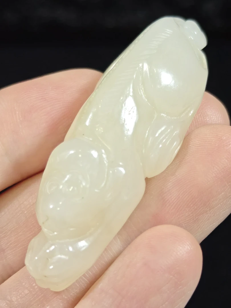 旧藏天然和田玉灵猴献福吊坠挂件23克55*20*15mm
