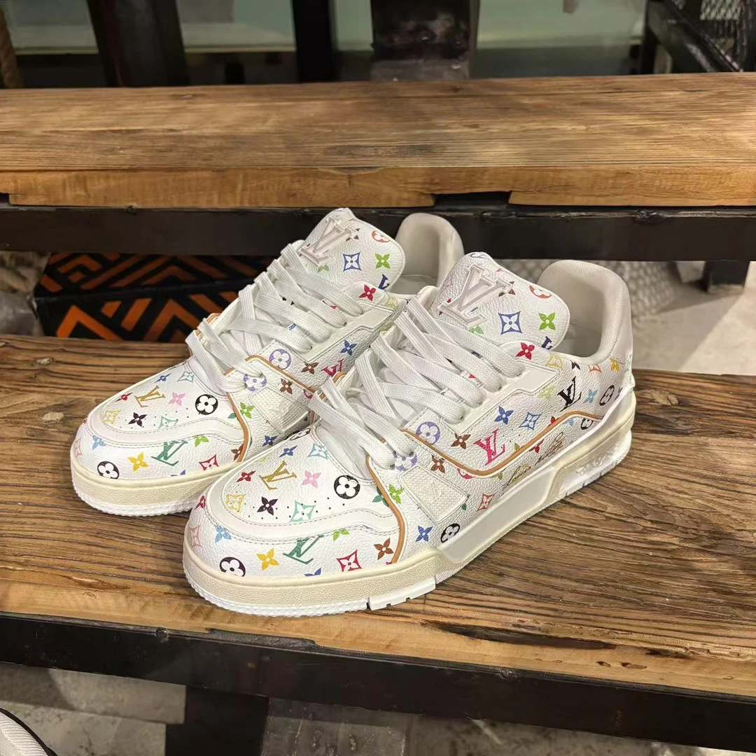 99新 LouisVuitton/路易威登 年末清仓巨惠村上隆联名白三彩！