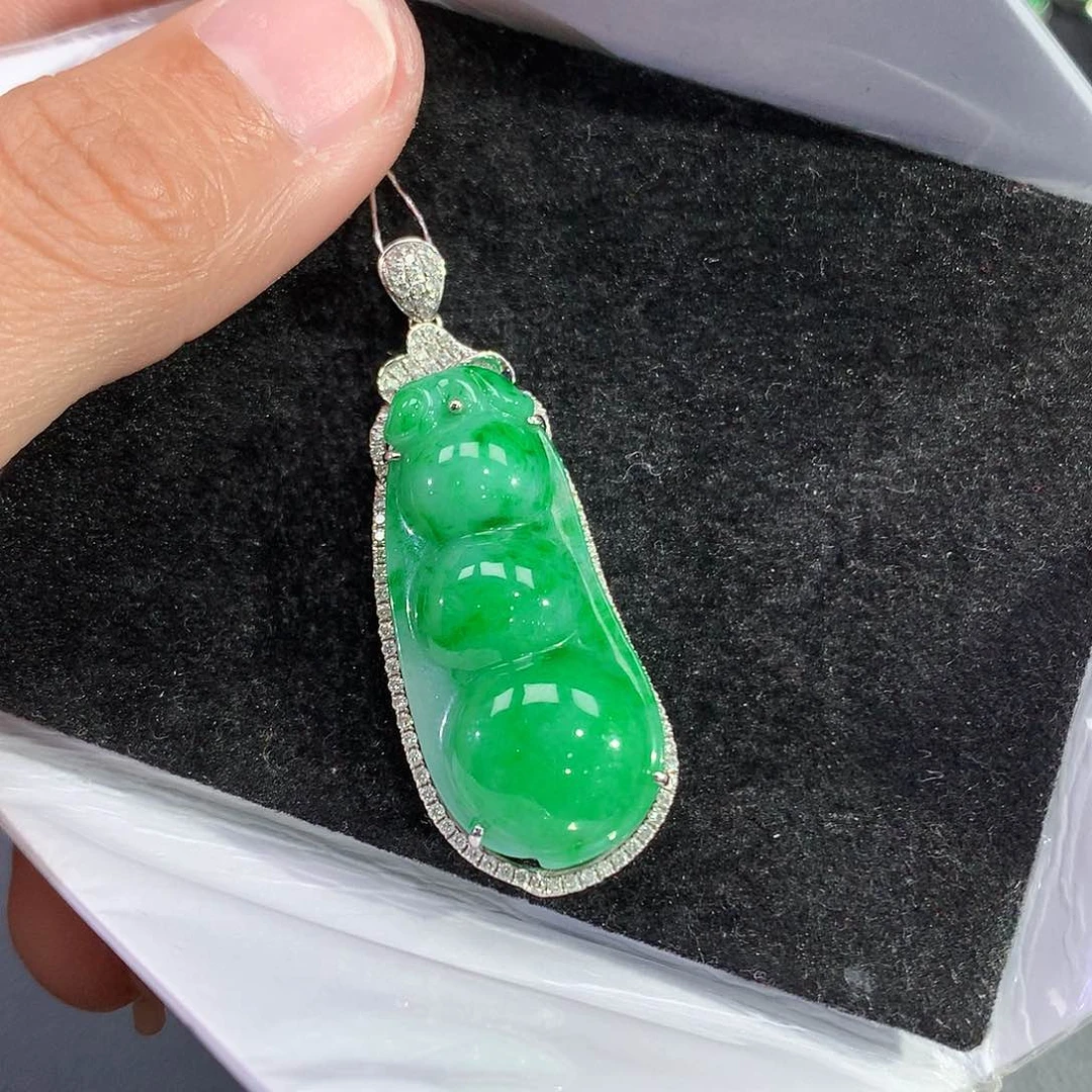 翡翠吊坠(赠链)18K金镶嵌