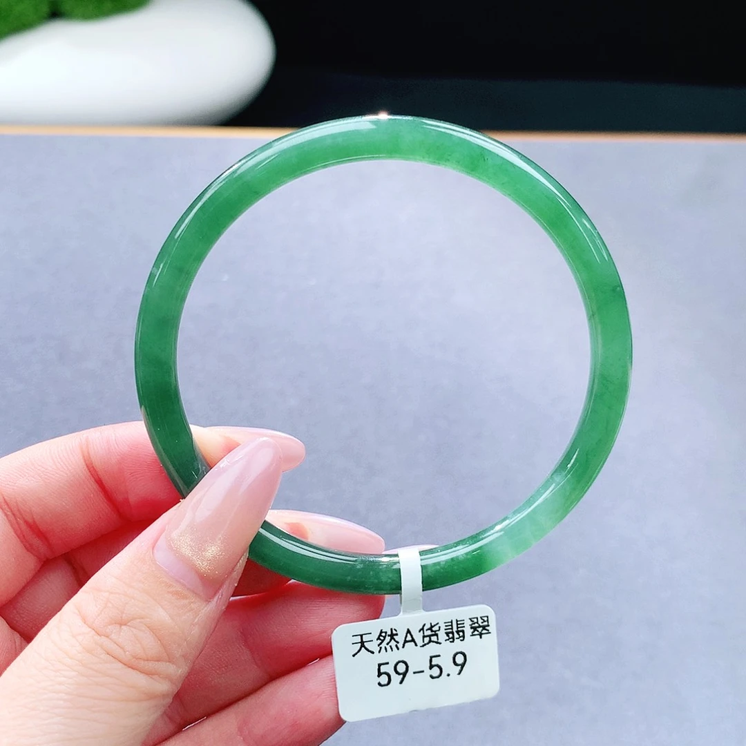 未镶嵌手镯（圆镯）翡翠