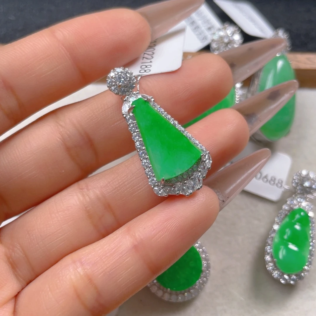 翡翠颈饰银S925镶嵌翡翠