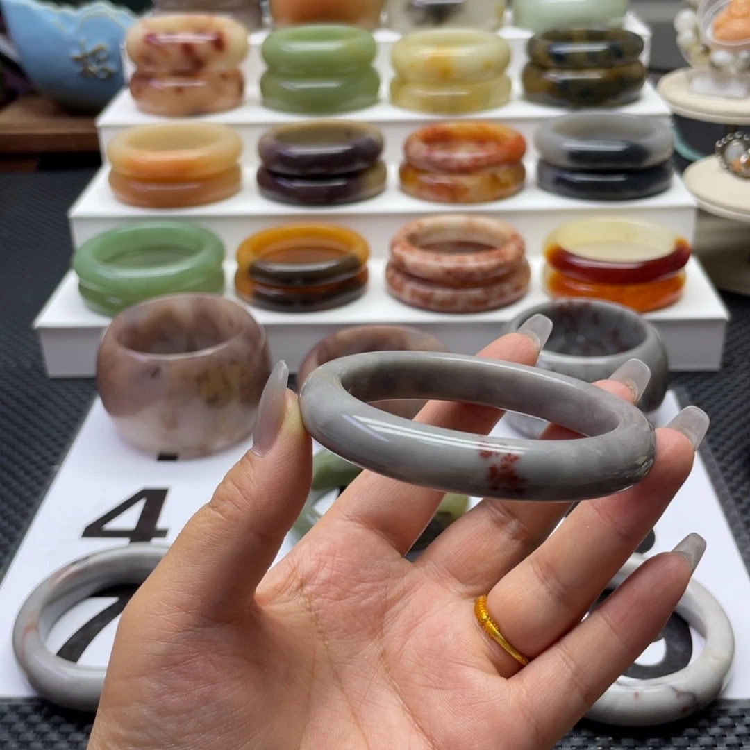石英质玉手镯未镶嵌棉*