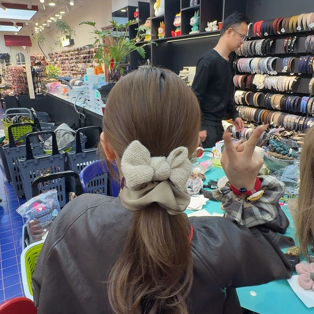 咖色蝴蝶结毛线发圈哦哦哦哦