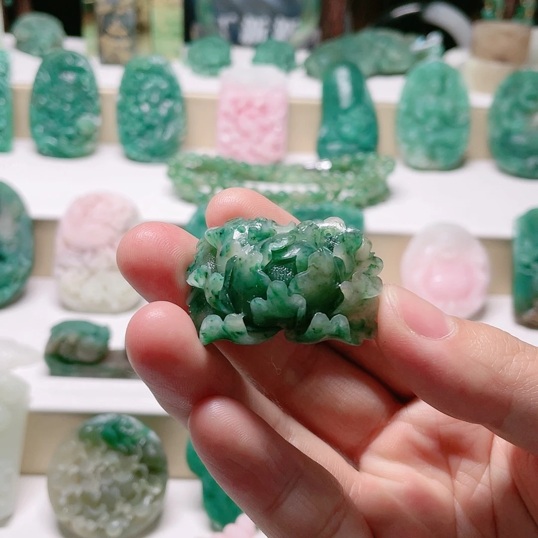 独山玉未镶嵌颈饰