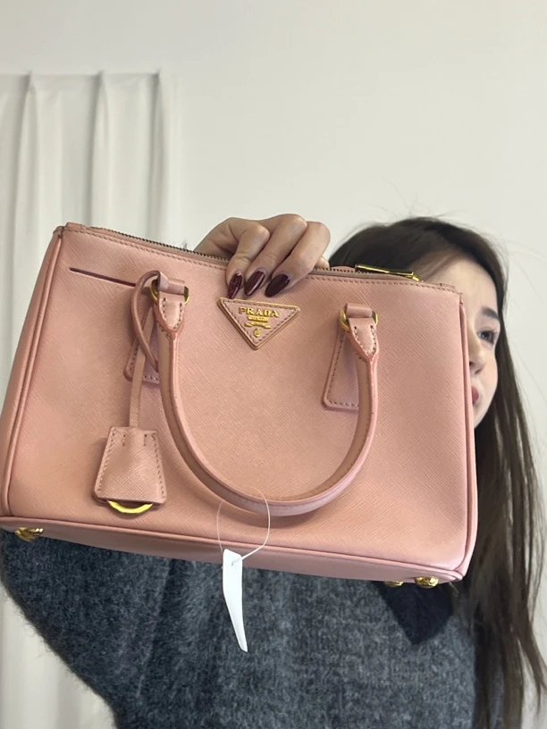 95新 Prada/普拉达 prada 蜜桃粉杀手包