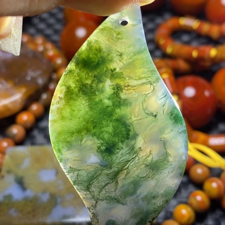 玛瑙/玉髓颈饰未镶嵌极**春