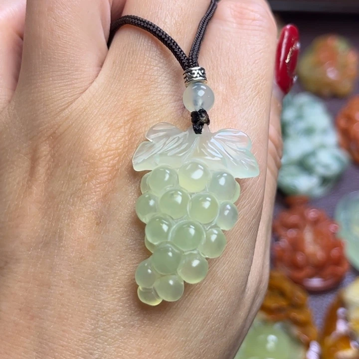 蛇纹石玉吊坠(赠链)未镶嵌气**兰