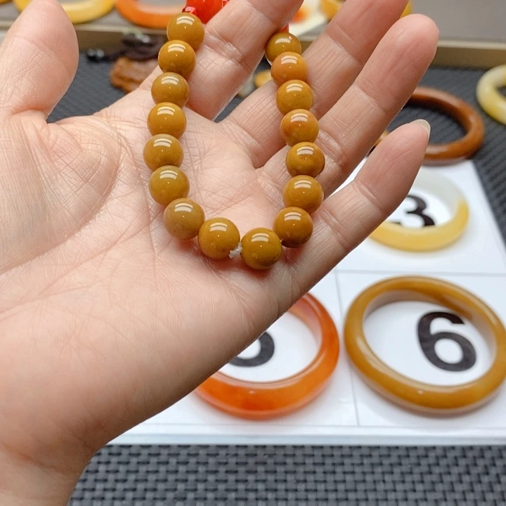 石英质玉（黄龙玉）手镯未镶嵌雪*