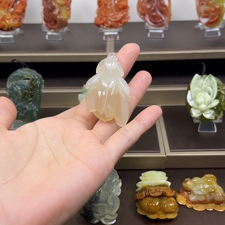 安****蛇纹石玉未镶嵌颈饰